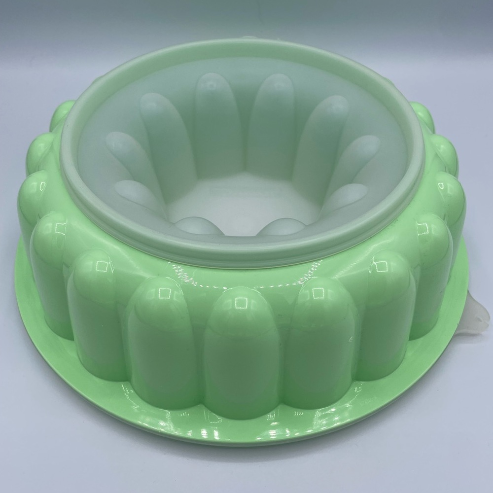 Tupperware Jadeite Green 3 Piece JELLO MOLD, Jel-Ring Mold
